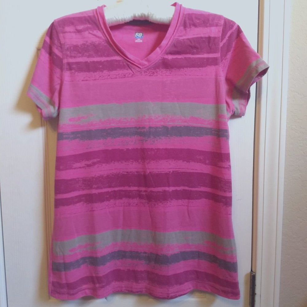 St. John's Bay V-Neck t-shirt Short Sleeve Tee